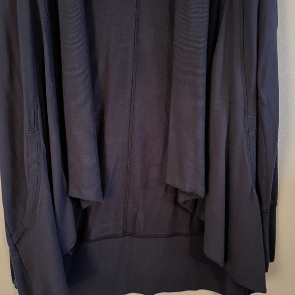 Athleta Cardigan w/ pockets  (large) - Picture 4 of 4